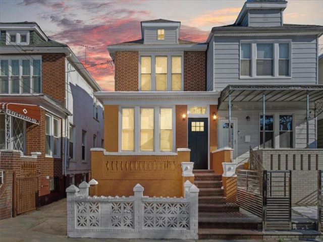  3 BR,  3.00 BTH &nbsp;Single family style home in East Flatbush