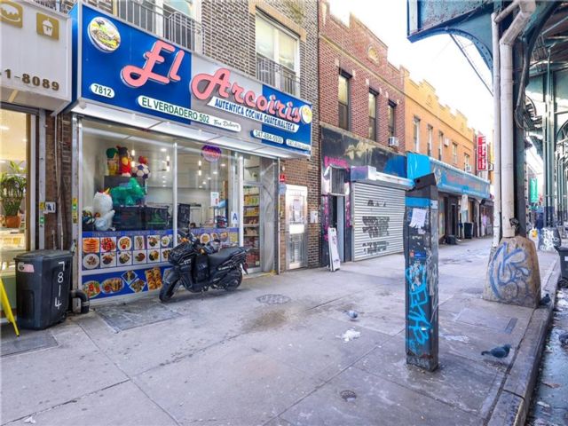 Studio,  0.00 BTH &nbsp;Mixed use style home in Bensonhurst