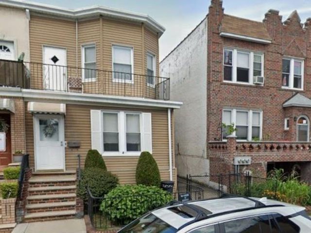 Studio,  0.00 BTH &nbsp;Multi-family style home in Bensonhurst