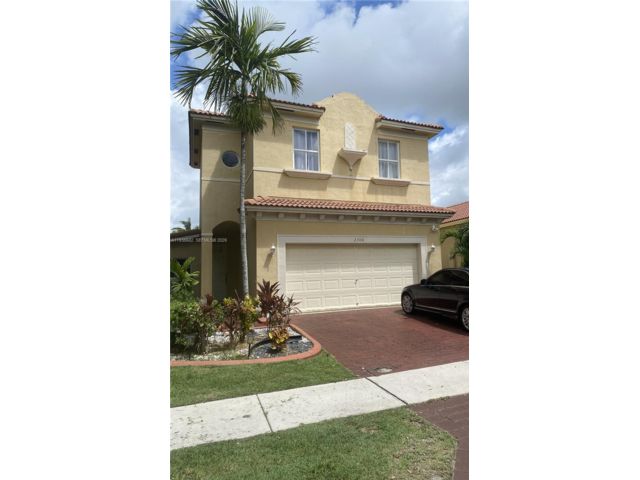  3 BR,  2.00 BTH &nbsp;2 story style home in Homestead
