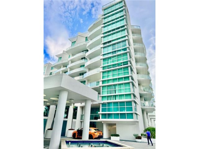  2 BR,  3.00 BTH &nbsp; style home in Aventura