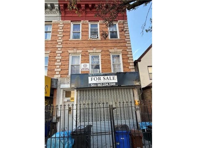 Studio,  0.00 BTH &nbsp;Mixed use style home in Flatbush