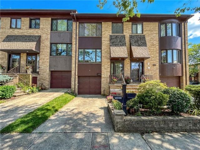  3 BR,  3.00 BTH &nbsp;Condominium style home in Grasmere