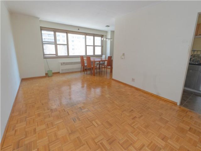  2 BR,  1.00 BTH &nbsp;Co-op style home in Coney Island