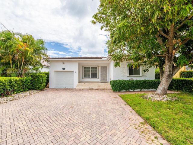  3 BR,  2.00 BTH &nbsp; style home in Bal Harbour