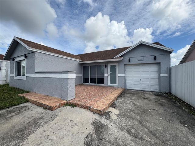  3 BR,  2.00 BTH &nbsp;Other style home in Miami