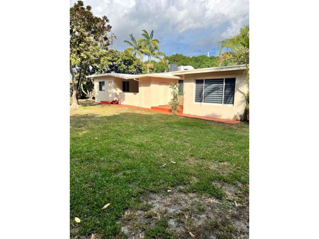  3 BR,  2.00 BTH &nbsp; style home in Miami