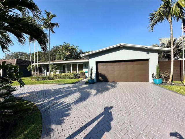  3 BR,  2.00 BTH &nbsp; style home in Hollywood