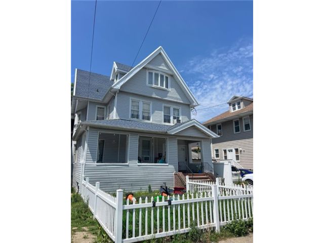 7 BR,  6.00 BTH &nbsp;Multi-family style home in Rockaway Park
