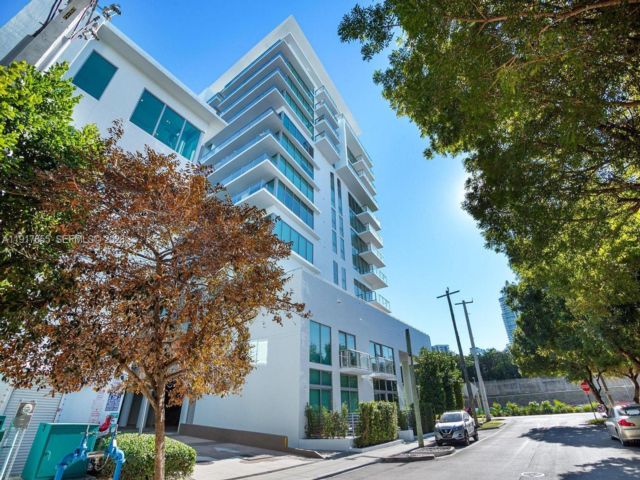  2 BR,  2.00 BTH &nbsp; style home in Miami