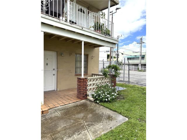  2 BR,  1.00 BTH &nbsp; style home in Miami