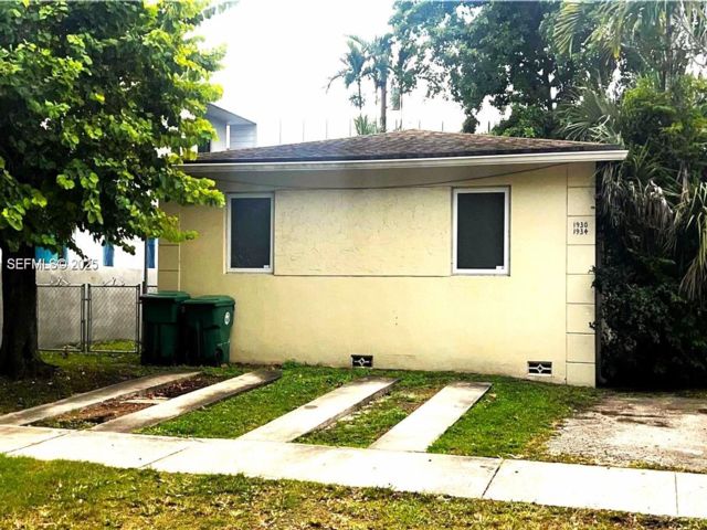  2 BR,  1.00 BTH &nbsp; style home in Coconut Grove
