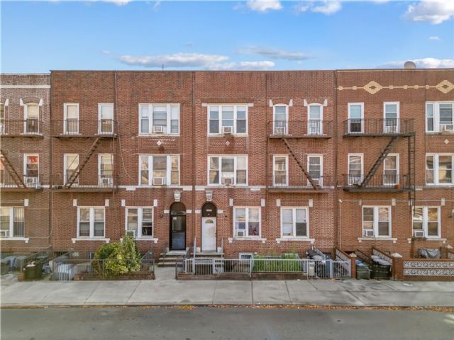 Studio,  0.00 BTH &nbsp;Multi-family style home in Bensonhurst