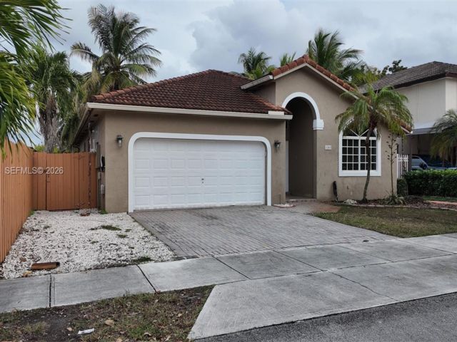  3 BR,  2.00 BTH &nbsp;Other style home in Miami