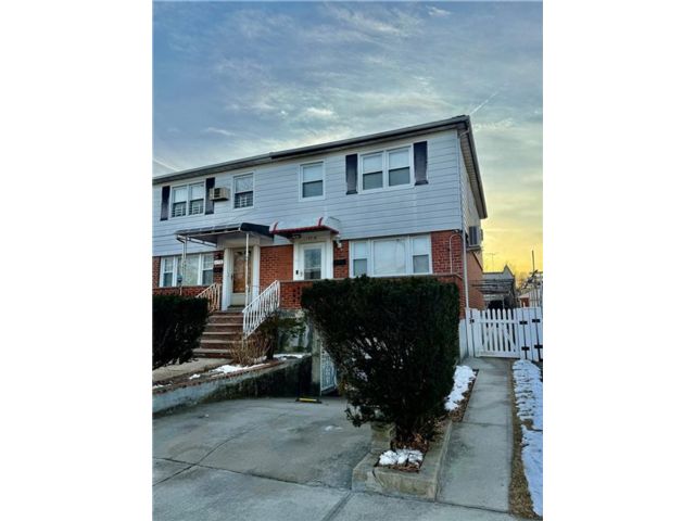  4 BR,  3.00 BTH &nbsp;Single family style home in Auburndale