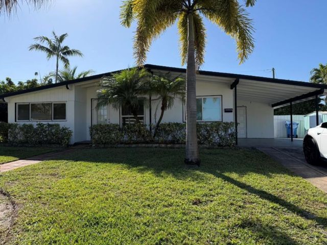  4 BR,  2.00 BTH &nbsp; style home in Lantana