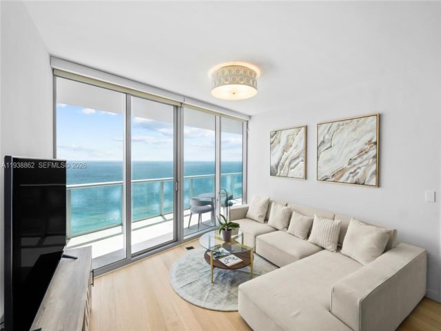  2 BR,  3.00 BTH &nbsp; style home in Sunny Isles Beach