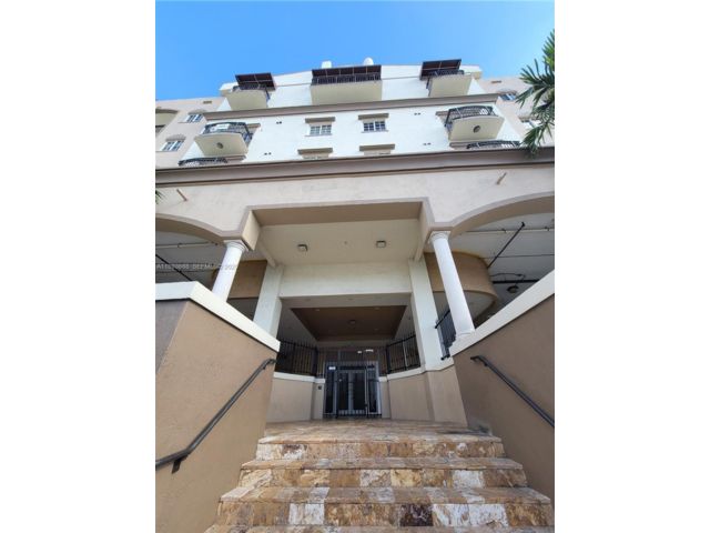  2 BR,  2.00 BTH &nbsp; style home in Coral Gables