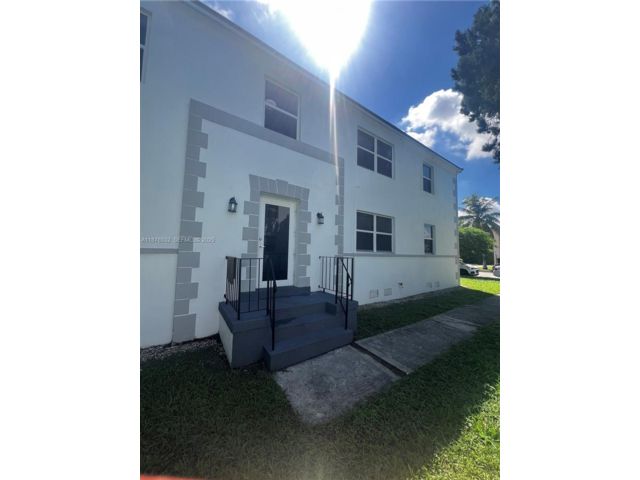  2 BR,  1.00 BTH &nbsp; style home in Coral Gables