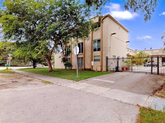  2 BR,  1.50 BTH &nbsp; style home in Coral Gables
