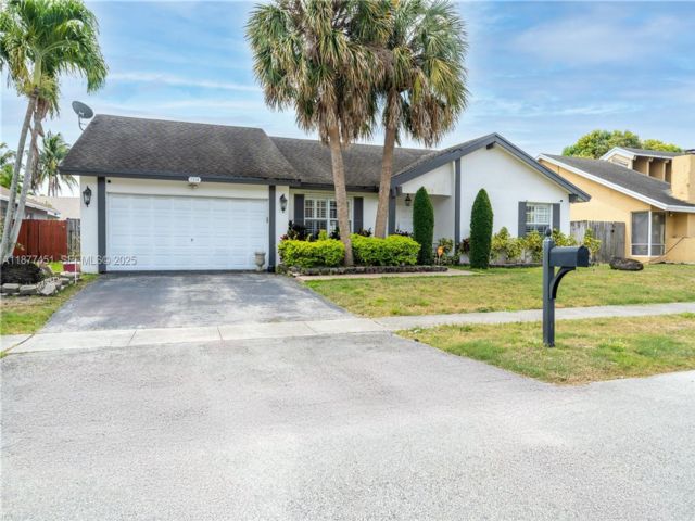  4 BR,  2.00 BTH &nbsp;European style home in Lauderhill