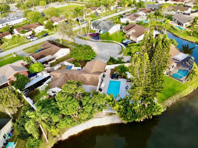  4 BR,  2.00 BTH &nbsp;European style home in Margate