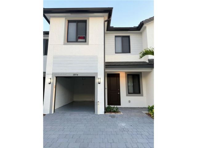 [Homestead Real Estate, listing number 3328914]