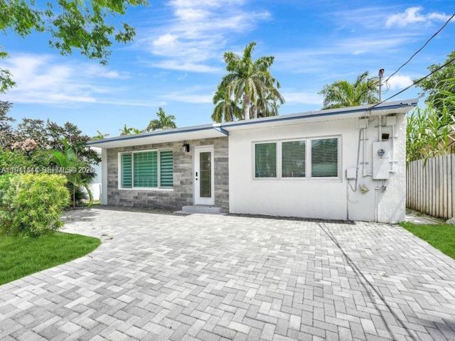  3 BR,  2.00 BTH &nbsp; style home in Hollywood