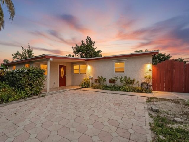 [Hollywood Real Estate, listing number 3328924]