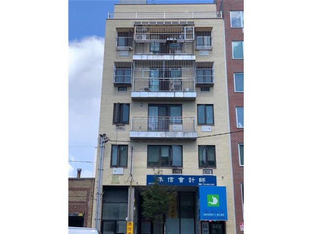  2 BR,  2.00 BTH &nbsp;Condominium style home in Sunset Park