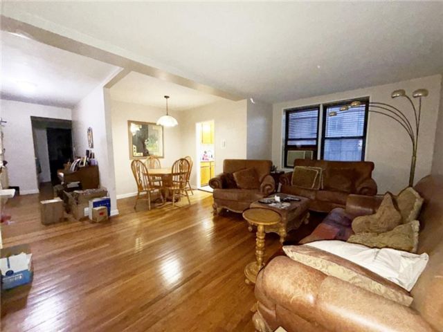  2 BR,  1.00 BTH &nbsp;Co-op style home in Sheepshead Bay