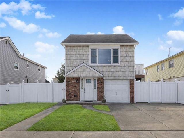 Studio,  0.00 BTH &nbsp;Multi-family style home in Arden Heights