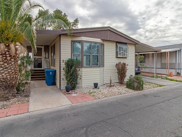  2 BR,  2.00 BTH &nbsp;Mobile home style home in Las Vegas