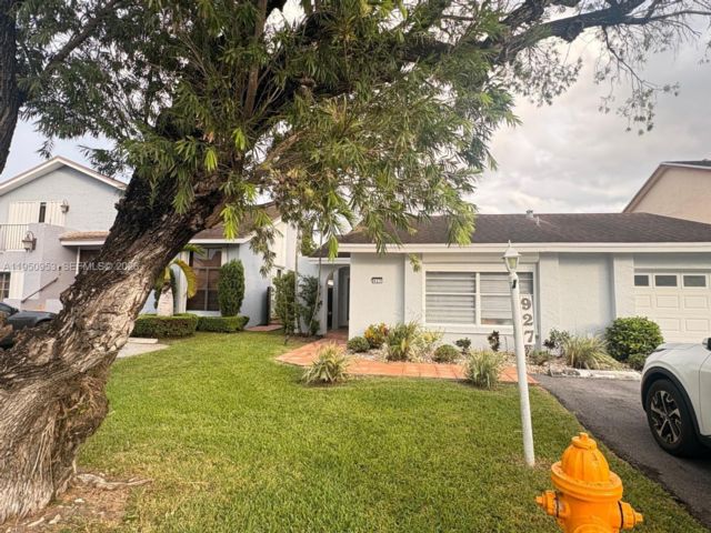  3 BR,  2.00 BTH &nbsp; style home in Miami