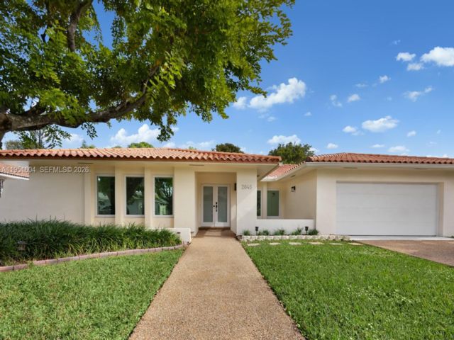  4 BR,  2.50 BTH &nbsp; style home in Miami