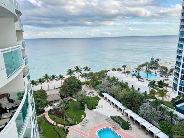  1 BR,  1.50 BTH &nbsp; style home in Hollywood