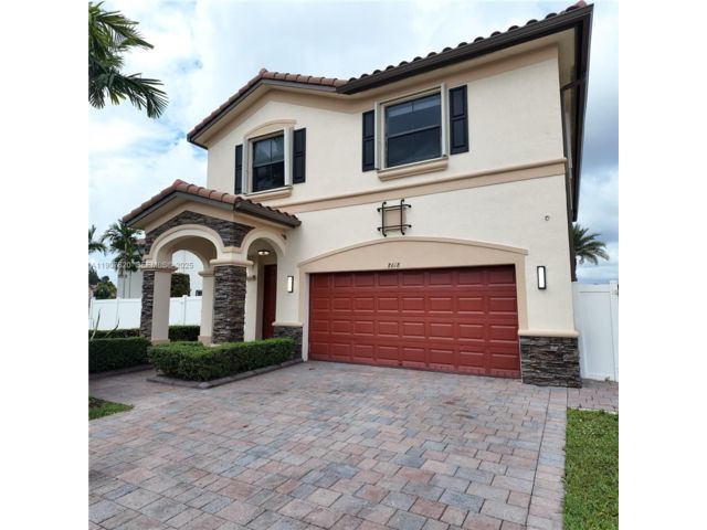  5 BR,  5.00 BTH &nbsp; style home in Hialeah
