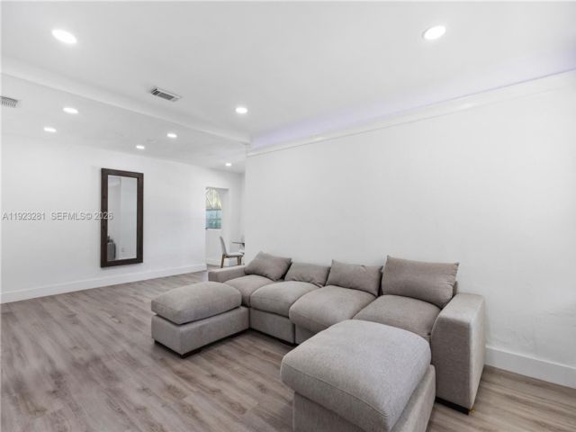  4 BR,  2.00 BTH &nbsp; style home in Miami