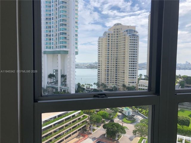  2 BR,  3.00 BTH &nbsp; style home in Miami