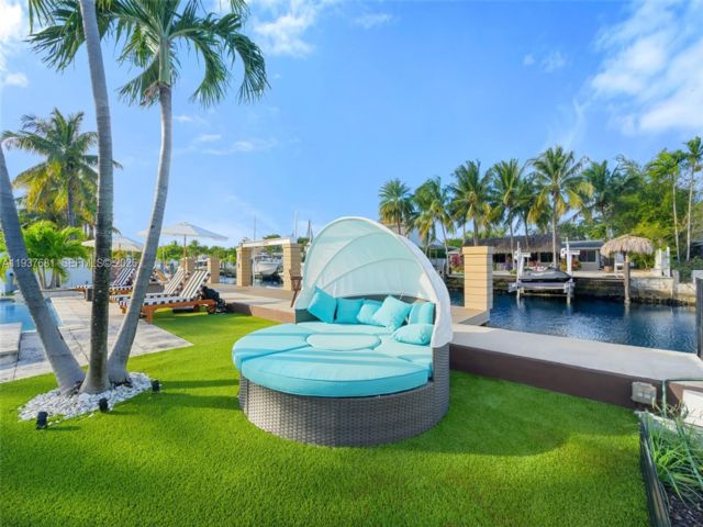  3 BR,  2.00 BTH &nbsp; style home in North Miami