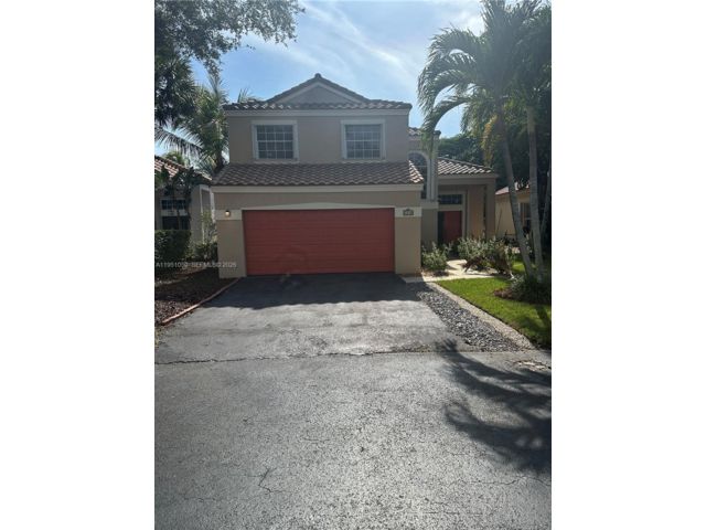  4 BR,  2.50 BTH &nbsp; style home in Plantation