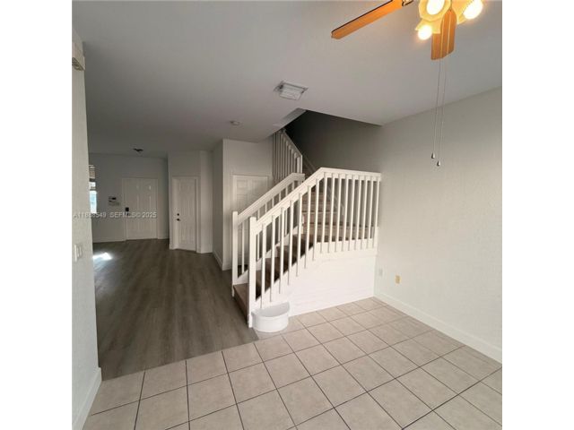  3 BR,  2.50 BTH &nbsp;Townhouse style home in Kendall
