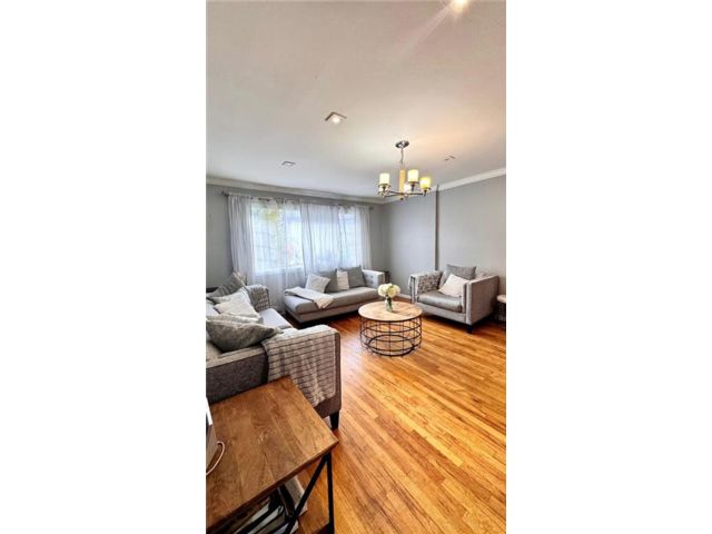  3 BR,  2.00 BTH &nbsp;Multi-family style home in Canarsie