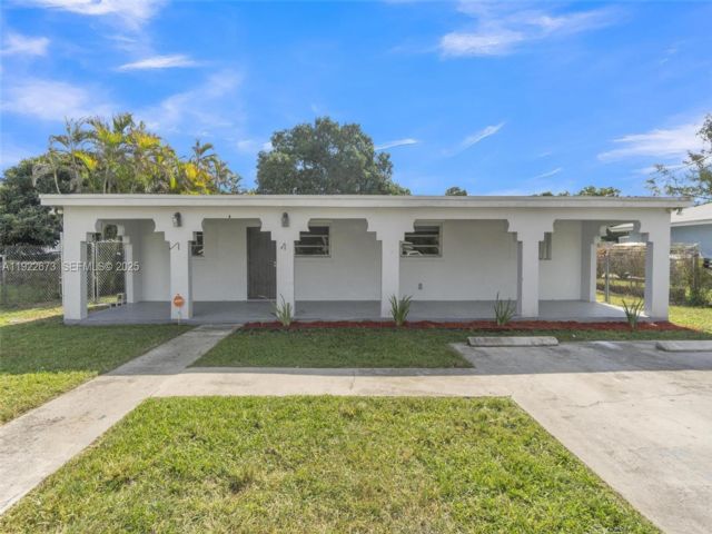  5 BR,  2.00 BTH &nbsp;Other style home in Cutler Bay