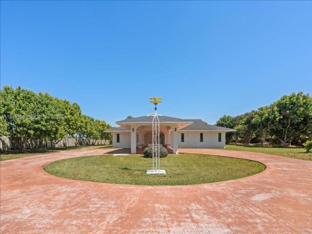  3 BR,  2.50 BTH &nbsp;Other style home in Homestead