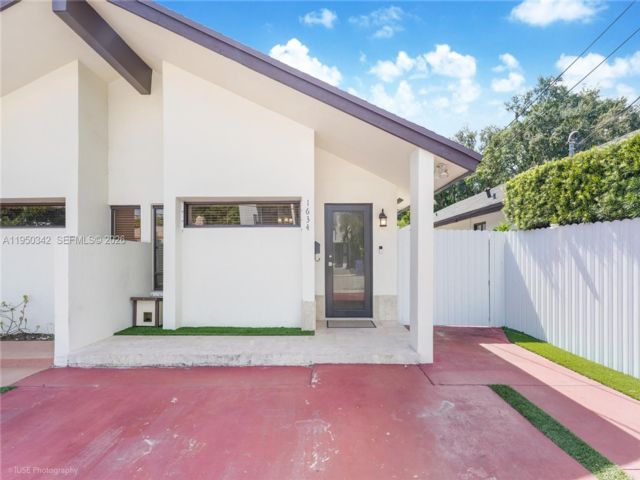  3 BR,  2.00 BTH &nbsp; style home in Coral Gables