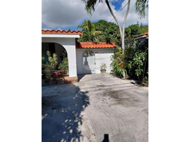  2 BR,  2.00 BTH &nbsp; style home in Coral Gables