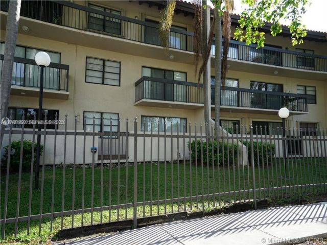  2 BR,  2.00 BTH &nbsp; style home in Coral Gables