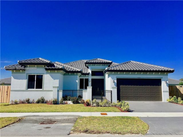  4 BR,  4.00 BTH &nbsp; style home in Cutler Bay