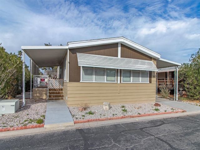  2 BR,  2.00 BTH &nbsp;Mobile home style home in Las Vegas